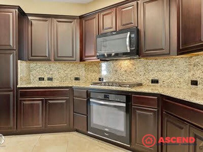 Building Photo - Stunning 4 bedroom Home In Gated Community!