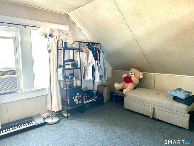 Building Photo - 39 Pierce St