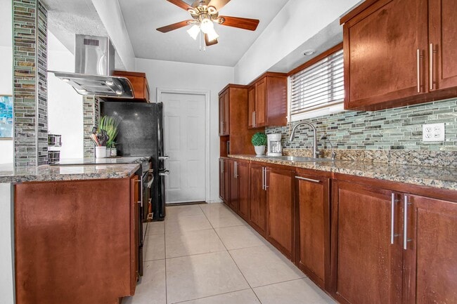 Building Photo - Furnished 3 bedroom, 2 bath home in Northeast El Paso!