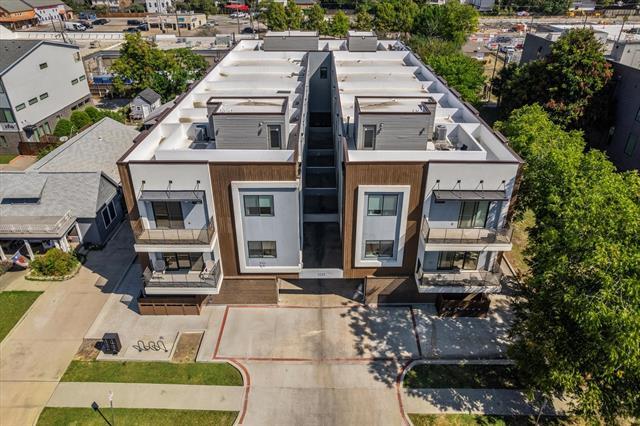 Building Photo - 2222 Moser Ave