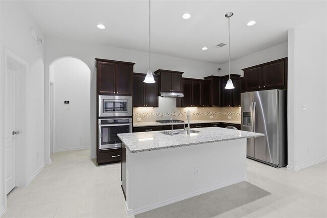 Building Photo - 20805 Rolling Creek Rd