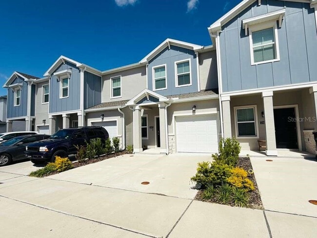 Building Photo - 2473 Skyline Lp