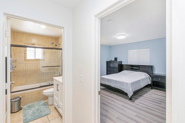 Building Photo - 18605 Valerio St