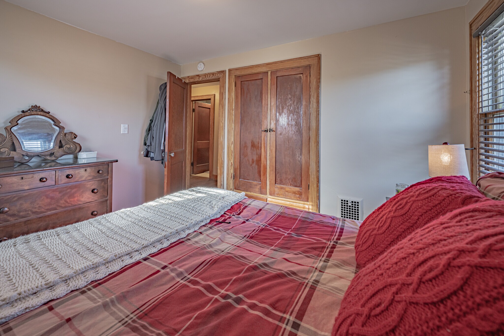 Building Photo - 118 Nassau Ave