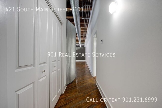 Building Photo - 421 S Main St