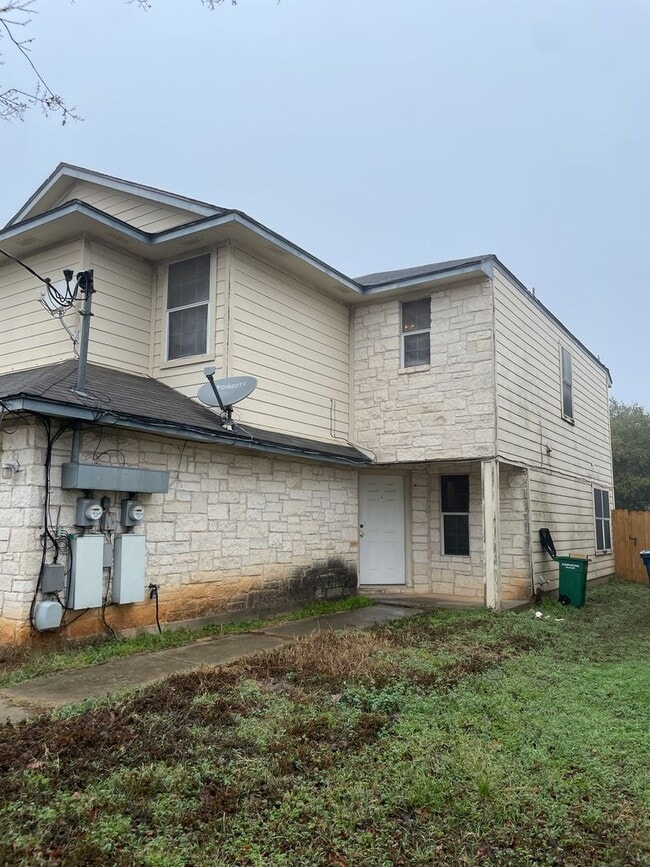 Building Photo - 2400 Riddle Rd