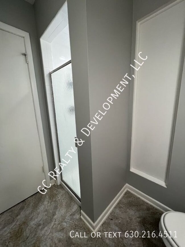 Building Photo - 22W220 Burr Oak Dr