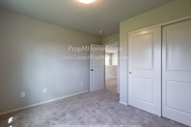 Building Photo - 1122 McCallum Ln