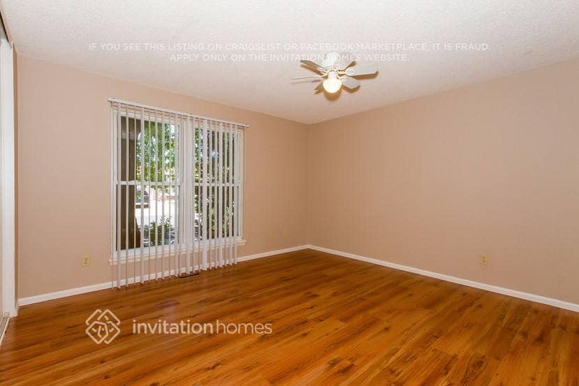 Building Photo - 9276 Clermont Dr