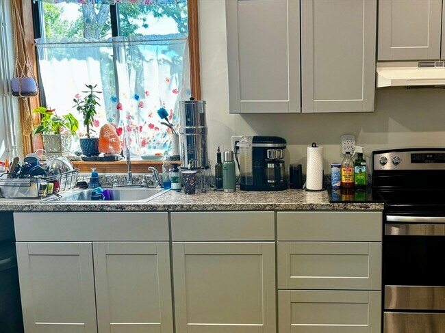 Building Photo - 10 Cochituate St