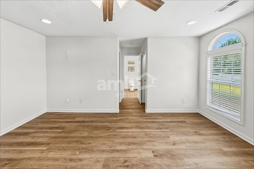 Building Photo - 10510 Glory Meadow Ct