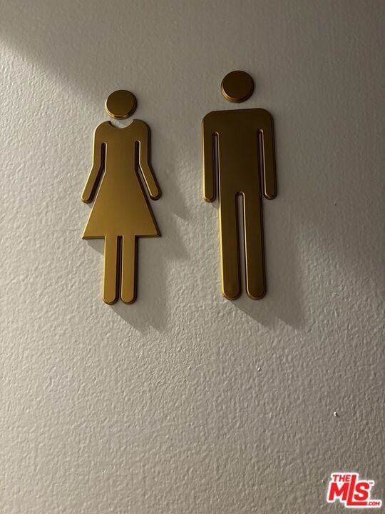 Building Photo - 1377 Sultana