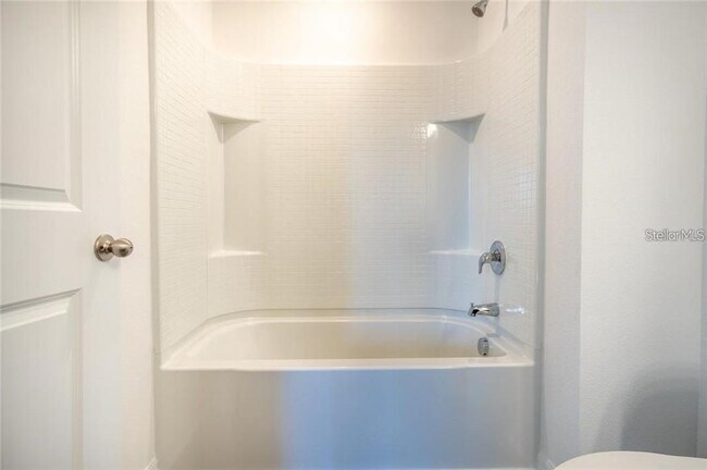 Building Photo - 338 Madison Dr