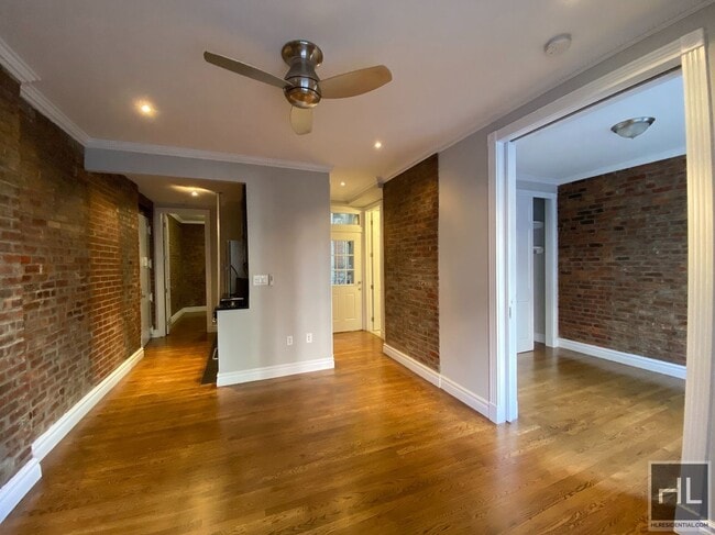 Building Photo - 340 E 18th St