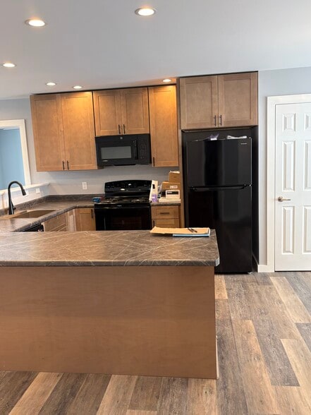 Building Photo - 867 Upper Pleasant Valley Rd