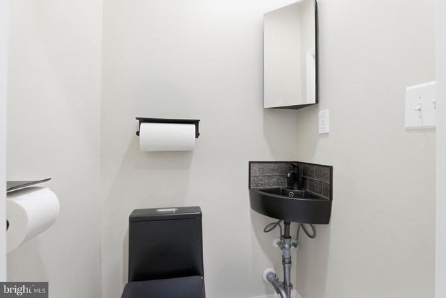 Building Photo - 18136 Hayloft Dr