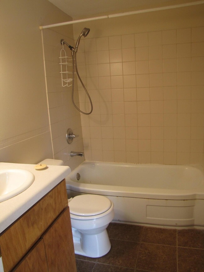 Building Photo - 451 E 3rd Ave