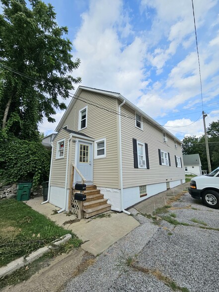Building Photo - 803 High St