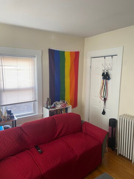 Building Photo - 20 Magoun St