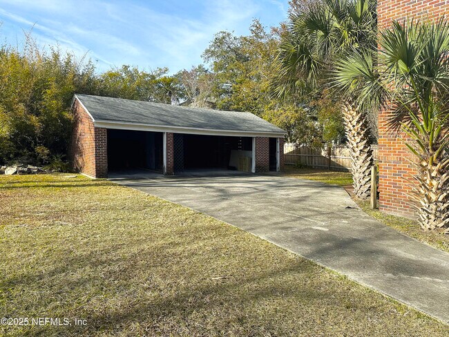 Building Photo - 2779 Riverside Ave