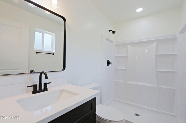 Building Photo - 454 S Pioneer