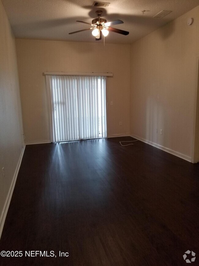 Building Photo - 6788 Manotak Oaks Dr