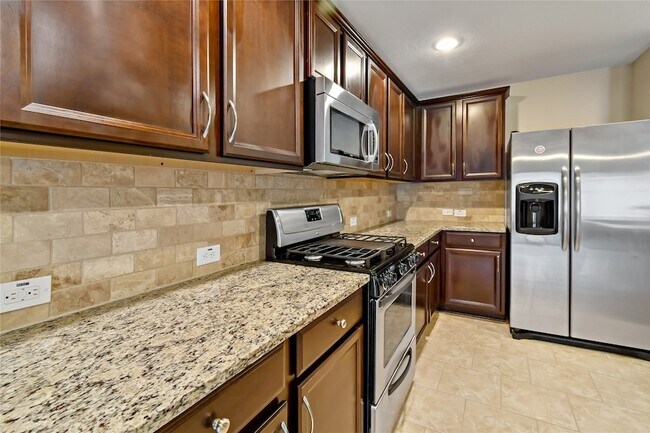 Building Photo - 3308 Southern Grove Ln