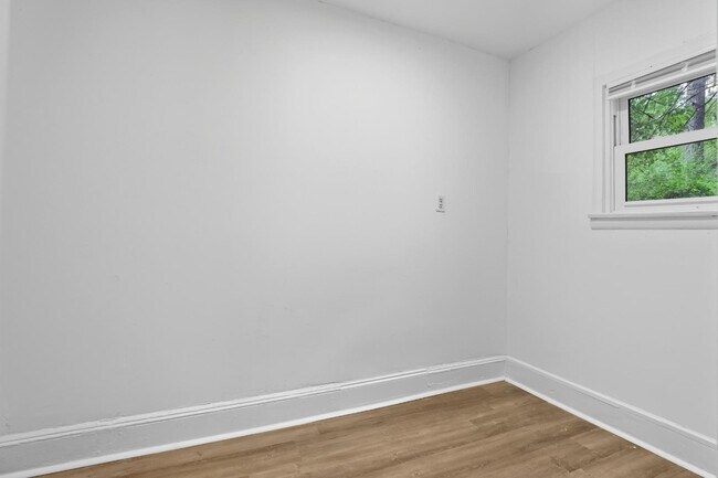 Building Photo - 3802 Parkwood St