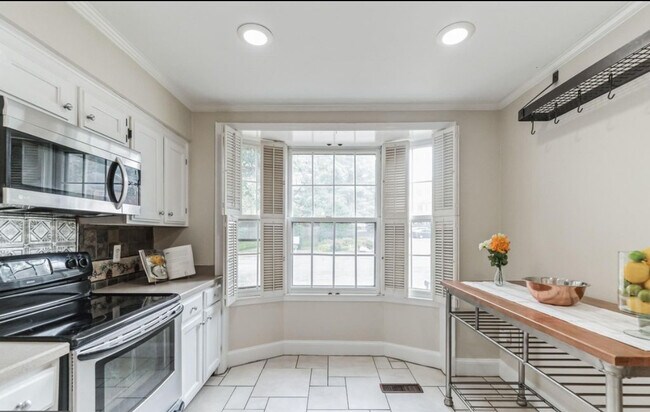 Building Photo - 6813 Indian Run Ct