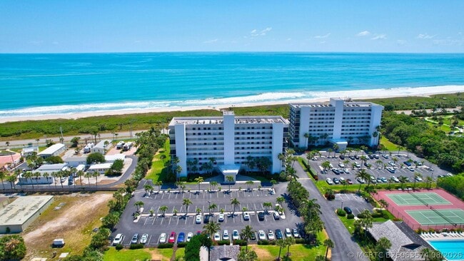 Building Photo - 5061 N Hwy A1A