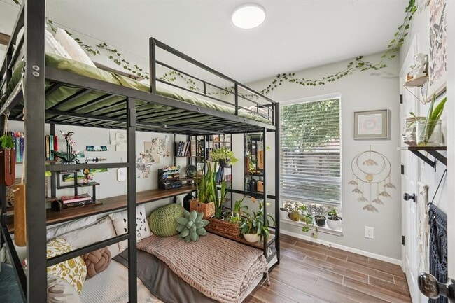 Building Photo - 1213 S Trace Dr