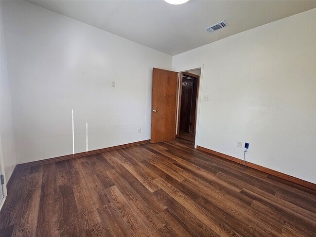 Building Photo - 2901 Ranger Hwy