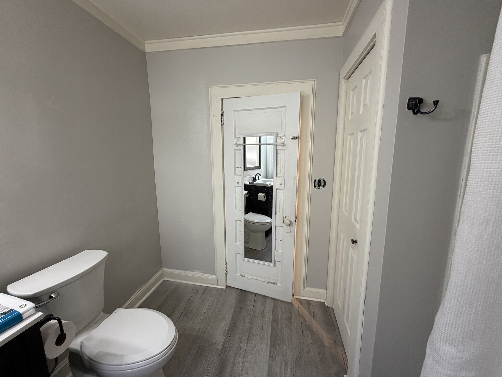 Building Photo - 31 Dix Ave