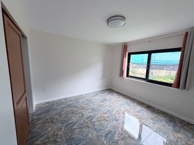 Building Photo - 2045 Mott Smith Dr
