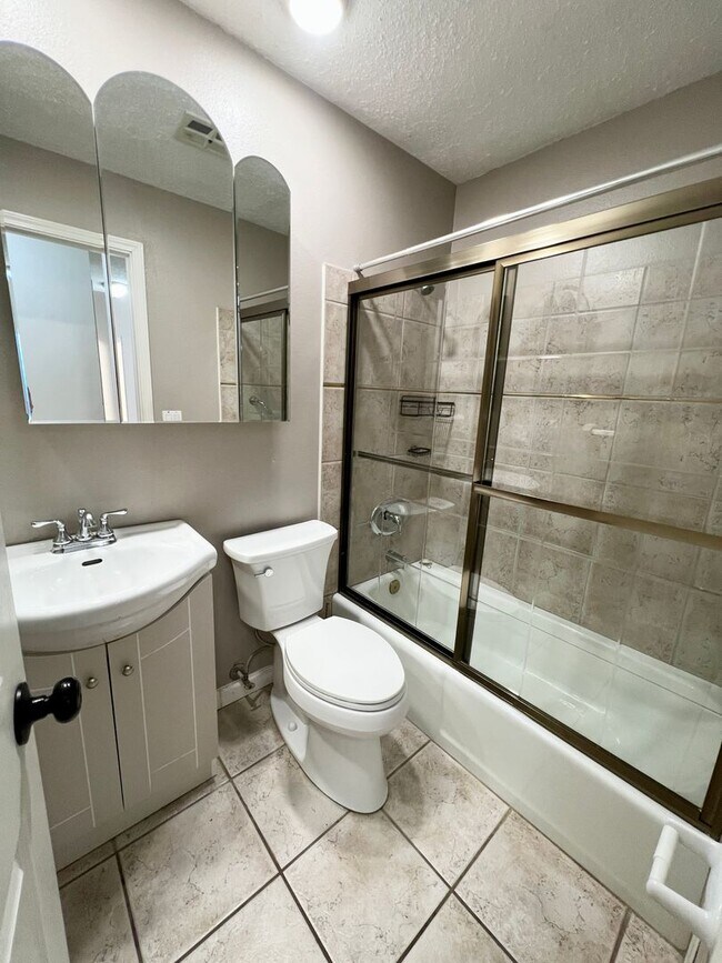 Building Photo - 1515 Mautenne Dr