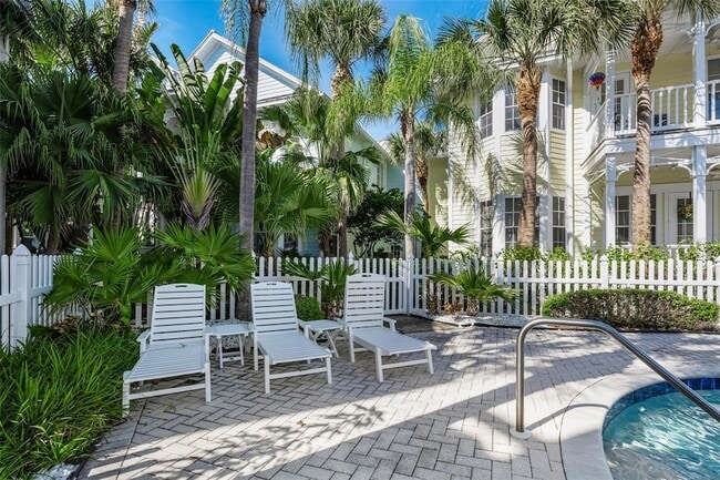 Building Photo - 924 Hemingway Cir