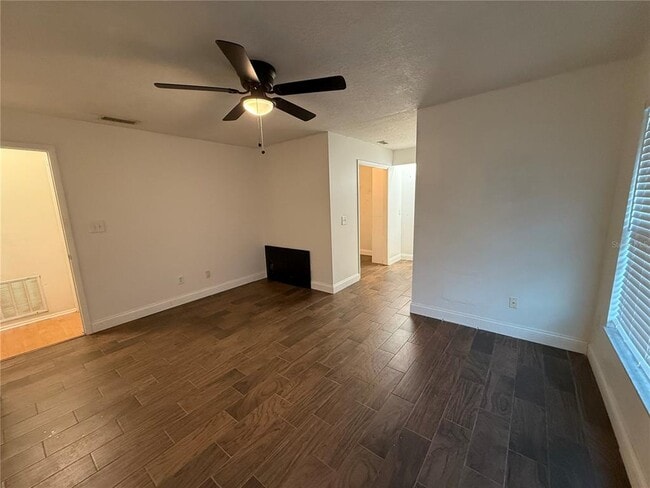 Building Photo - 2680 Bay Leaf Dr