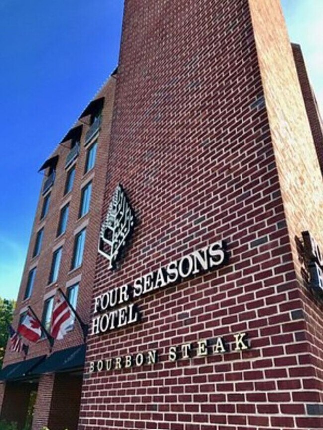 Building Photo - Georgetown Splendor with Garage Parking