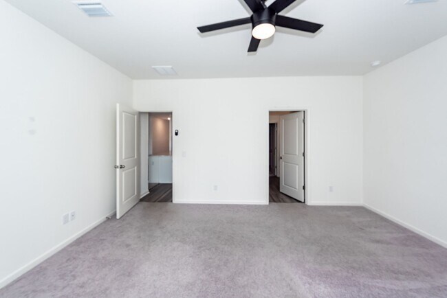 Building Photo - 713 Pisces Ln