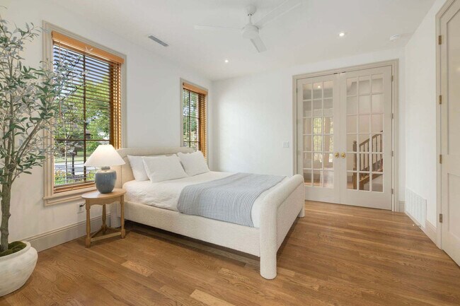 Building Photo - 501 NW B St