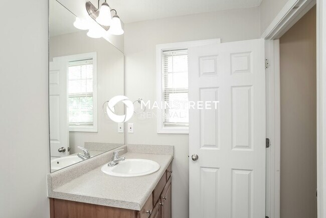 Building Photo - 2 Bedroom Pet-Friendly Home in Cartersvill...