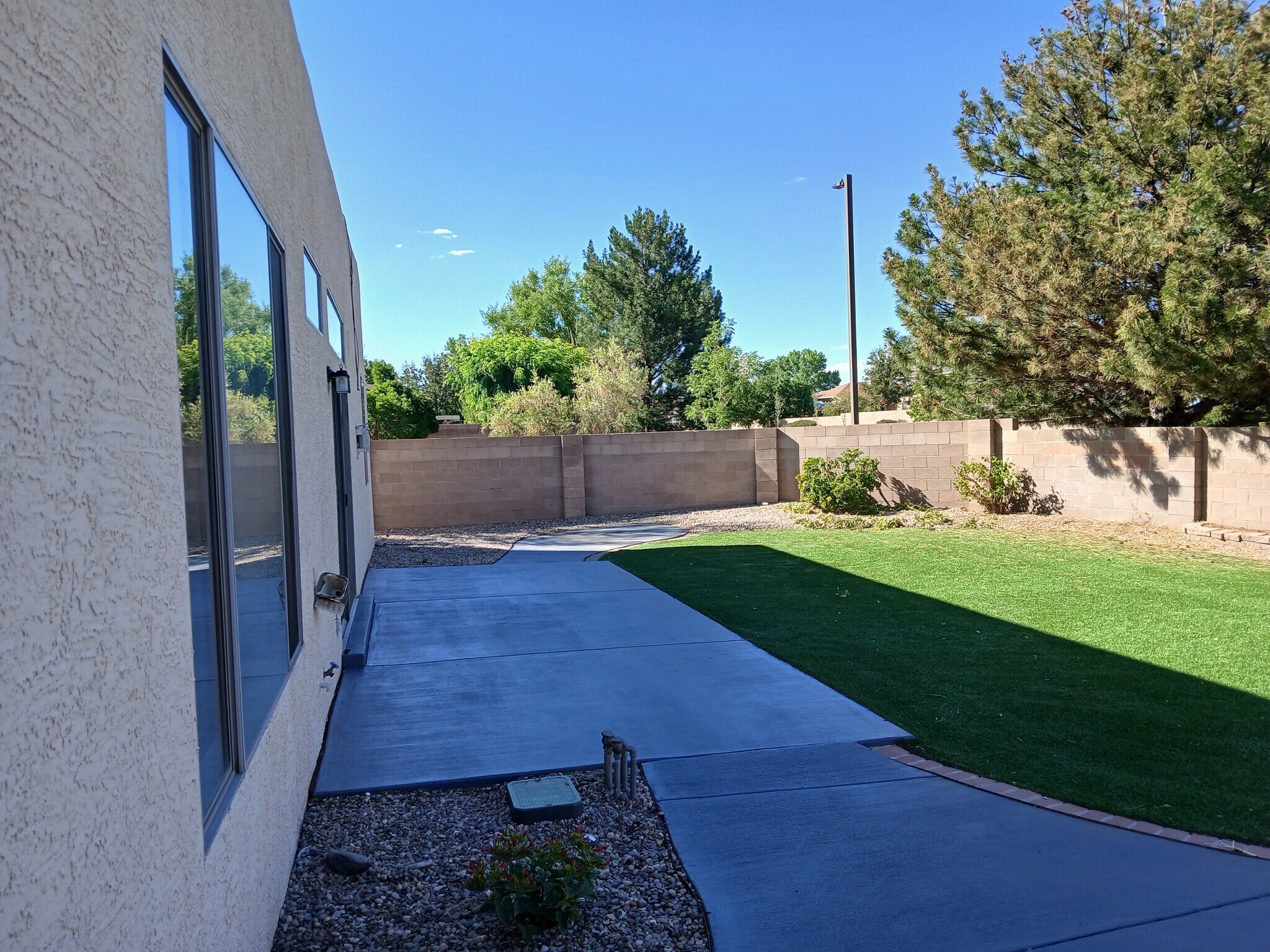 Building Photo - 10112 Luz del Dia Dr NW
