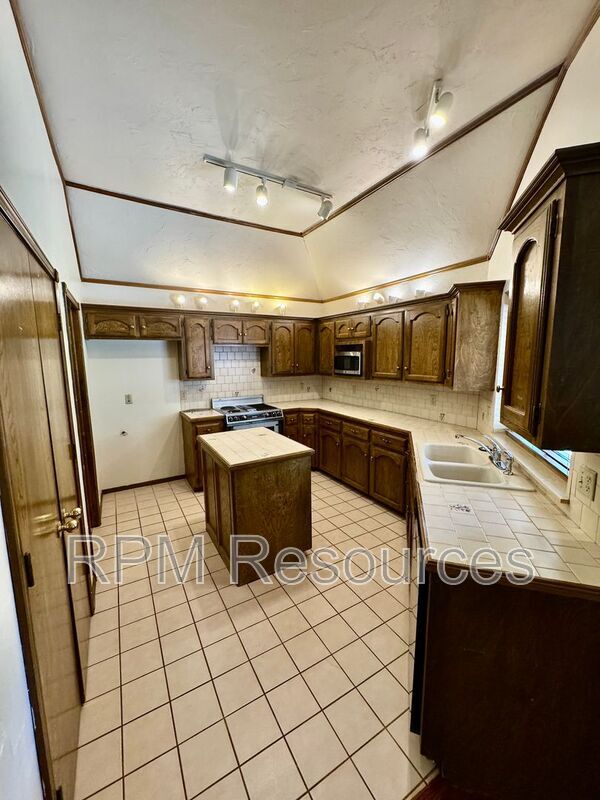 Building Photo - 1312 NW 184th St