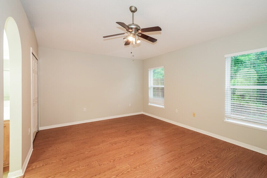 Building Photo - 17036 Lixberry Way