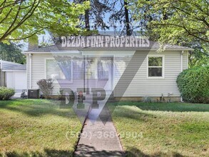 Building Photo - Charming Shadle District 3 bedroom with RV...