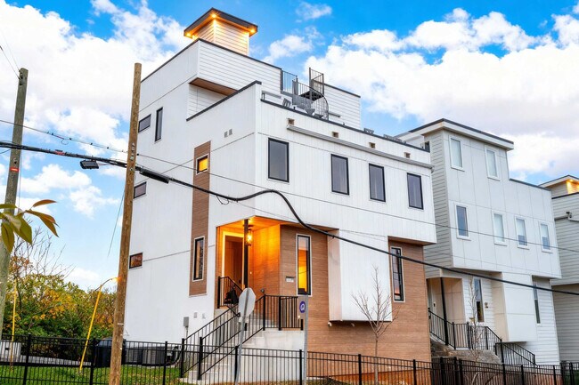 Building Photo - 48 Fern Ave