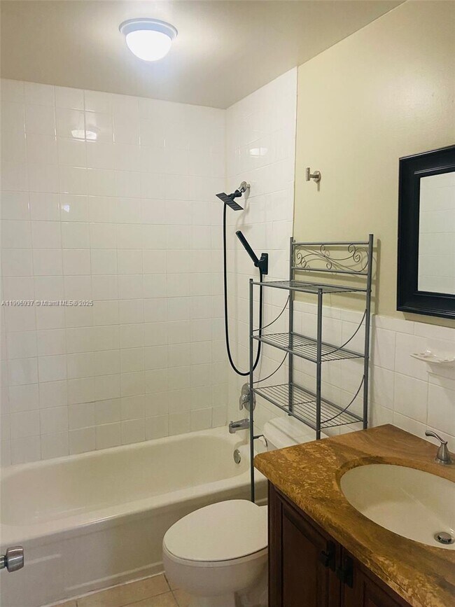 Building Photo - 4668 NW 9th Dr