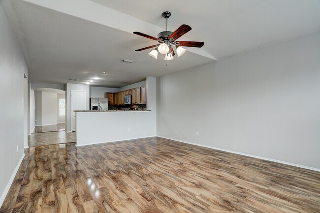 Building Photo - 223 Sunset Colony Dr
