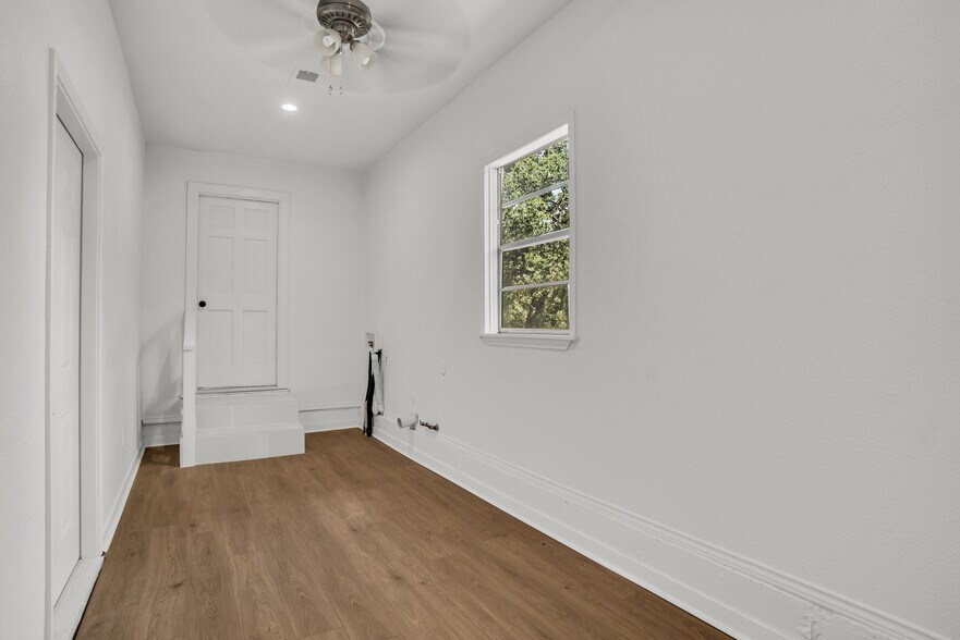 Building Photo - 1403 Harpole Rd E