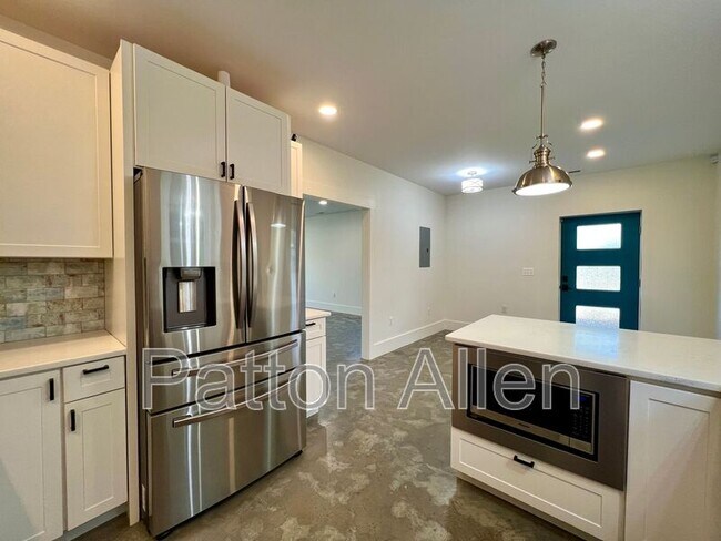 Building Photo - 21 Toxaway St